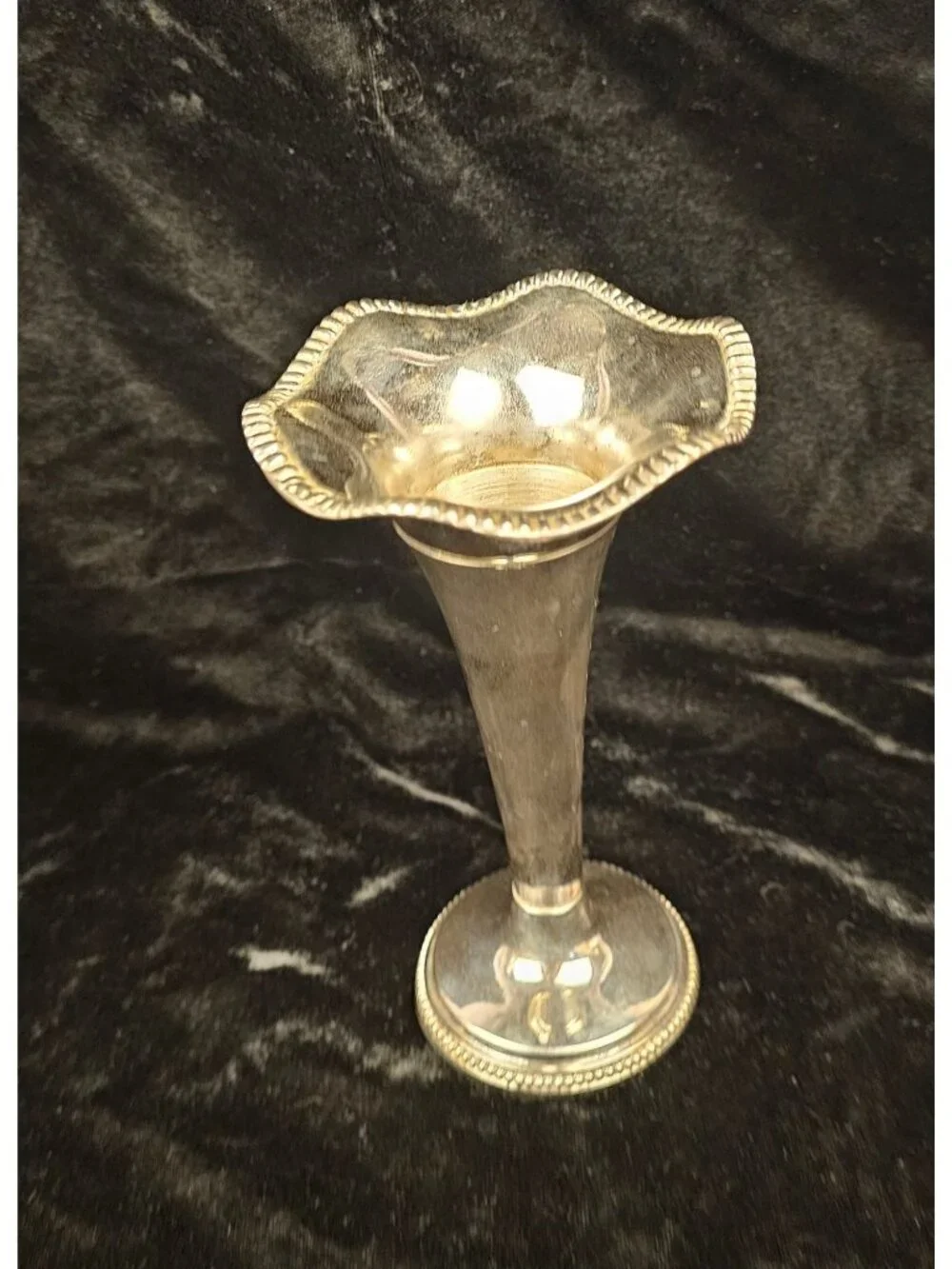 Silver-Plated Bud Vase With Scalloped Edge & Beaded Base 6.5